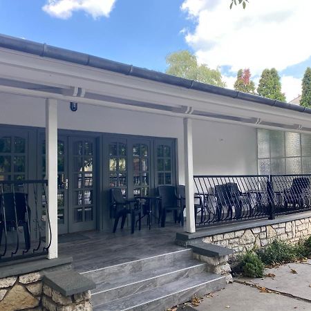 Holiday Apartmanház Balatonfüred Esterno foto