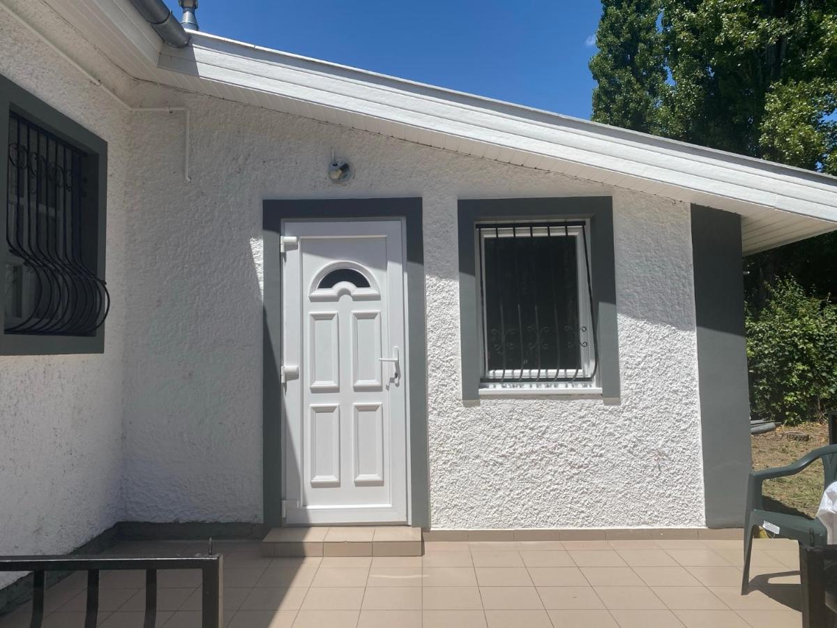 Holiday Apartmanház Balatonfüred Esterno foto