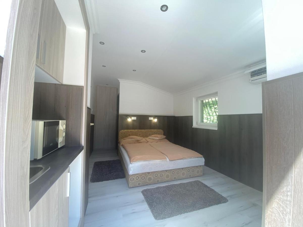 Holiday Apartmanház Balatonfüred Esterno foto