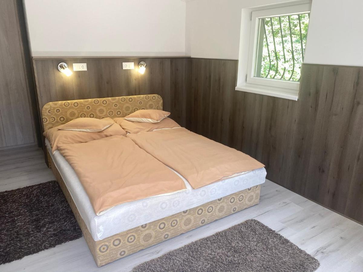 Holiday Apartmanház Balatonfüred Esterno foto