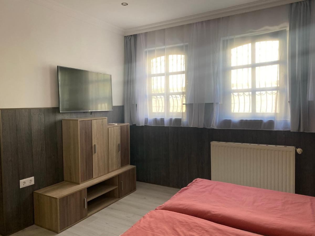 Holiday Apartmanház Balatonfüred Esterno foto
