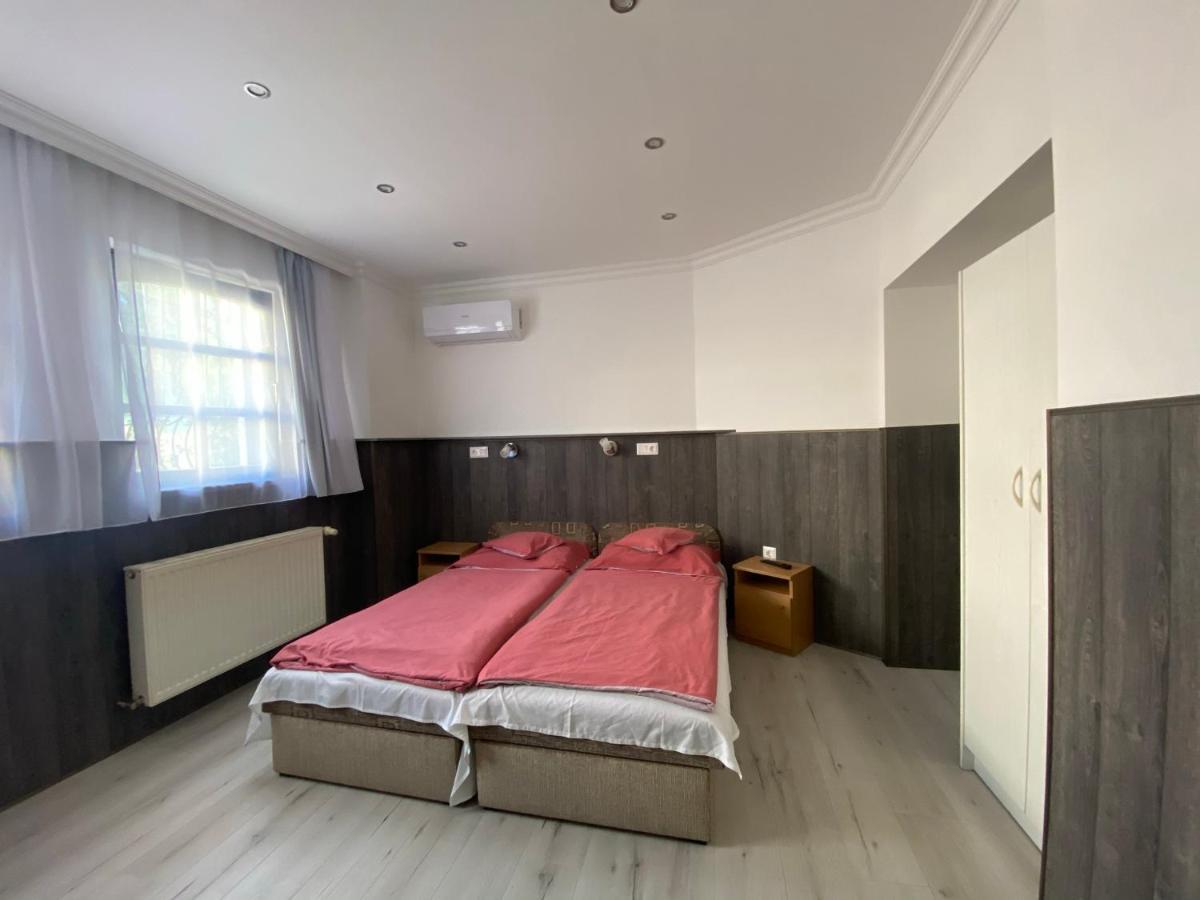 Holiday Apartmanház Balatonfüred Esterno foto