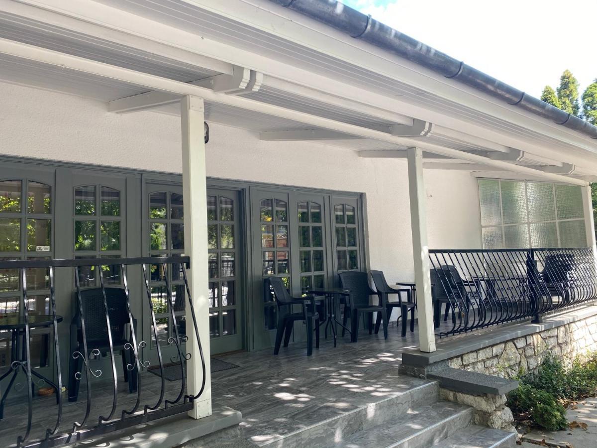 Holiday Apartmanház Balatonfüred Esterno foto